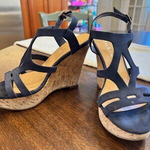 Eva & Zoe Navy Ankle Strap Wedge Shoes Womens Size 6.5
